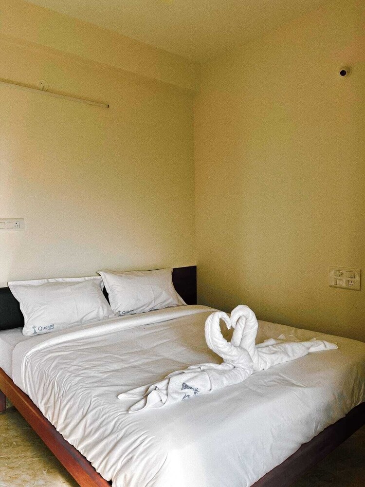 Queen's Hotel Service Apartment Salem