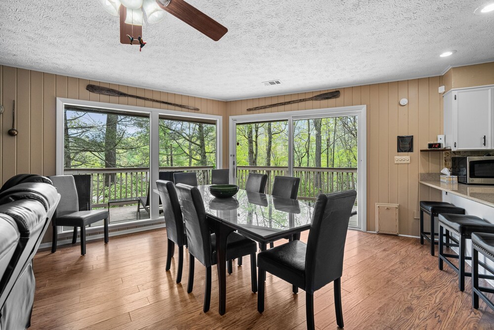 Cosby Mountain Lodge 4 Bedroom Home