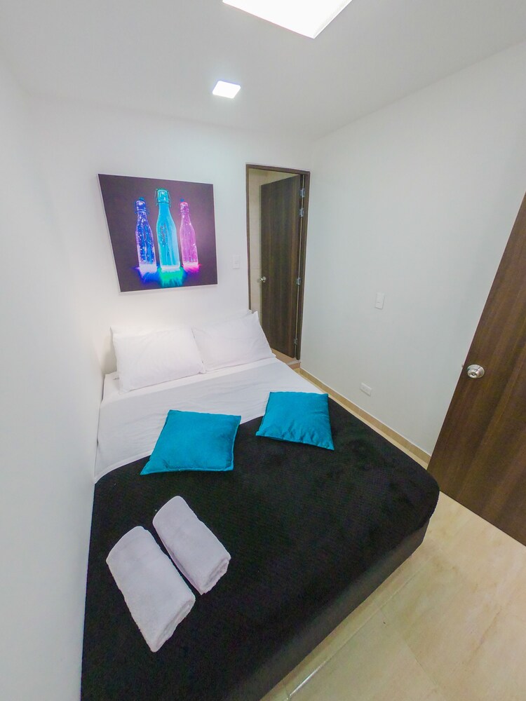 Amplio Apt Circunvalar By Parceros Group view 3