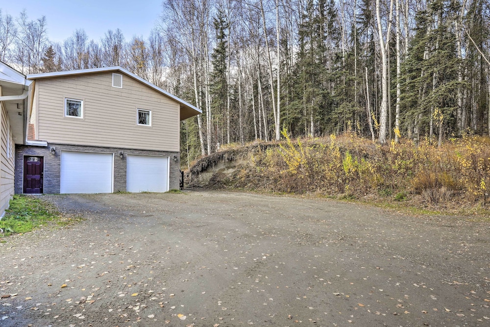 Convenient Fairbanks Guest Suite w/ Grill! view 5