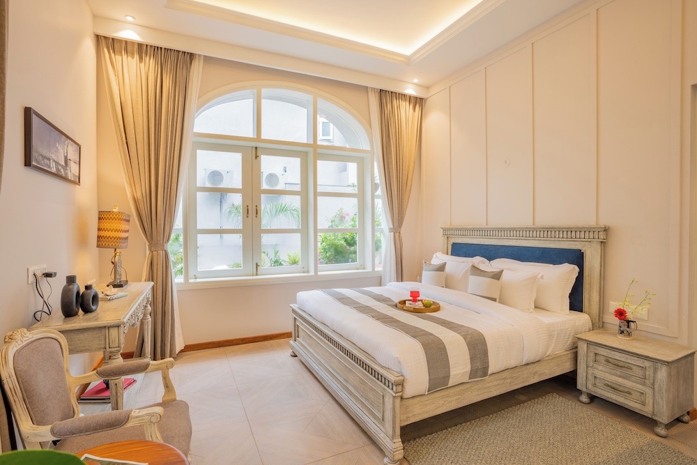 Esh Cottages Birch | Hillside 4-BHK Hideaway With Lush Garden, Common Pool, & Gaming Zone