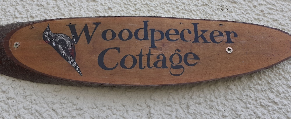 Inviting 3-bed Cottage Close to Pwllheli