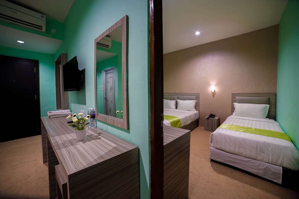 Greenland Hotel Batam - Image 4