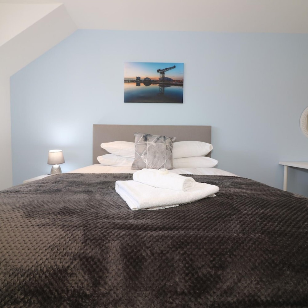 Railway House 5 bed - Maryhill