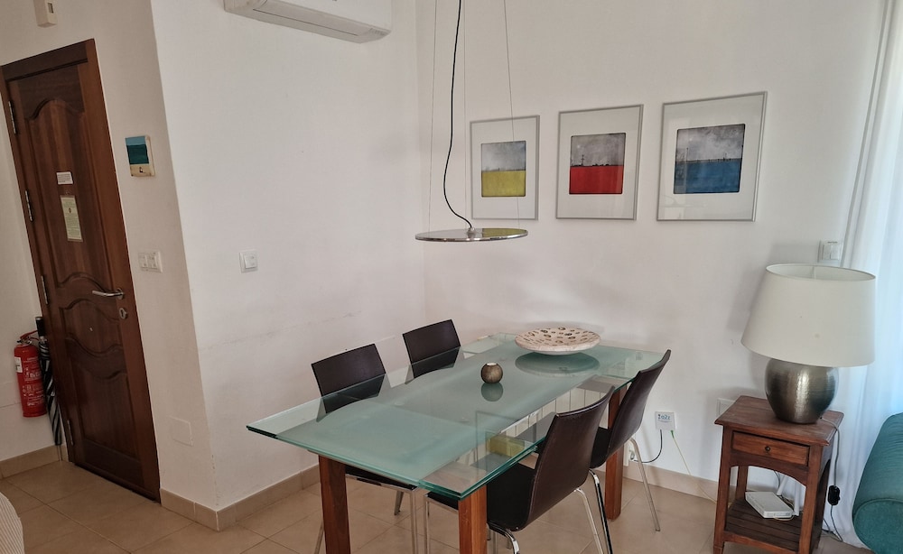 Luxury Villa - Pet Friendly & Free Parking