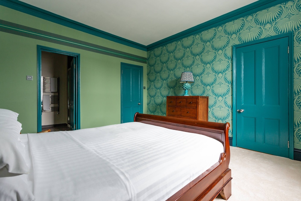Stafford Terrace IV by Onefinestay