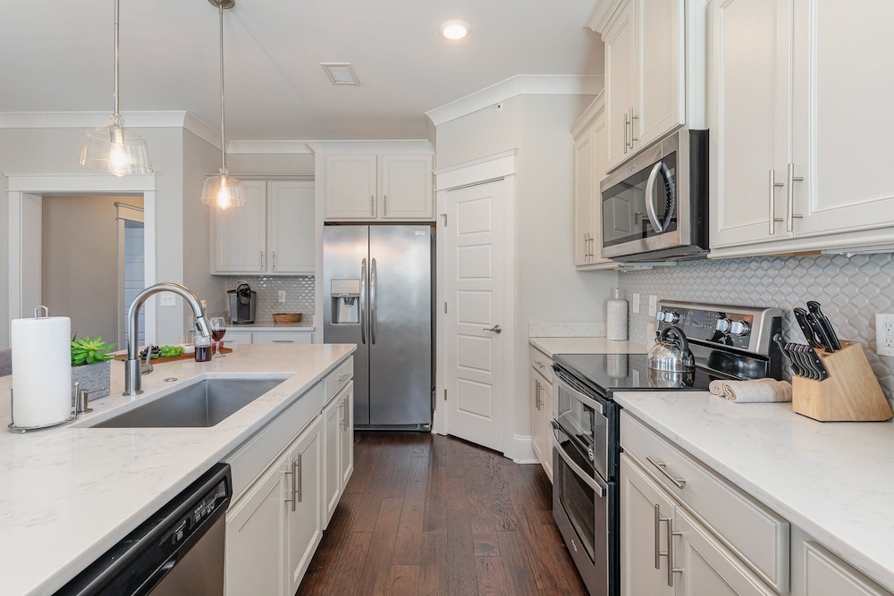 Belwood Manor-across From Parthenon-5 Min Broadway