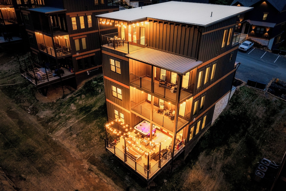 Star Gazer Luxury Rooftop Cabin