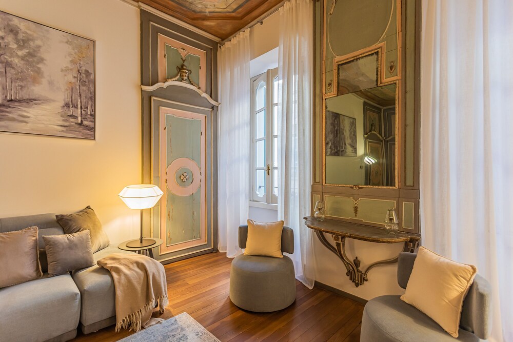 Rovelli 41 in Como With 2 Bedrooms and 3 Bathrooms
