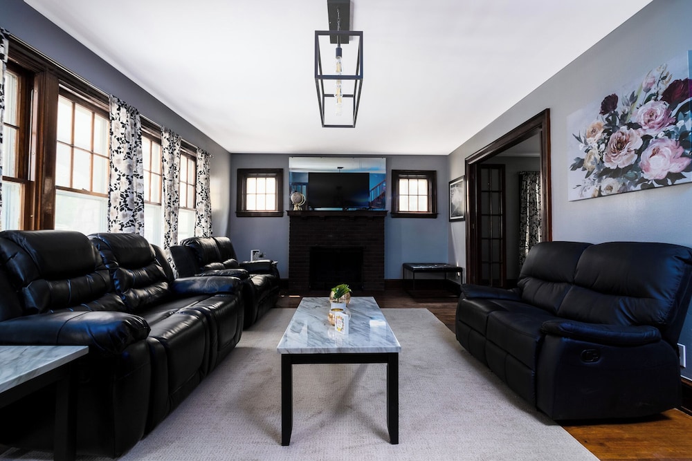 5Br, 1.5 Ba Close To Niagara Falls State Park