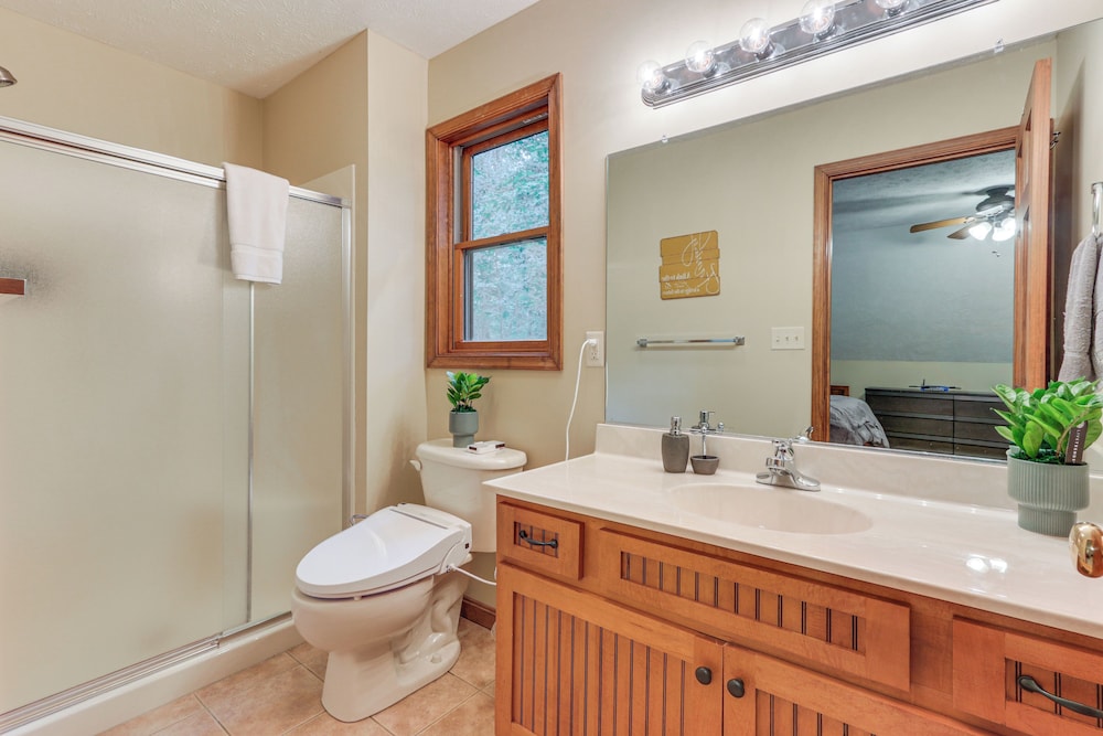 Great Cacapon Mtn Cabin w/ Private Hot Tub + Views