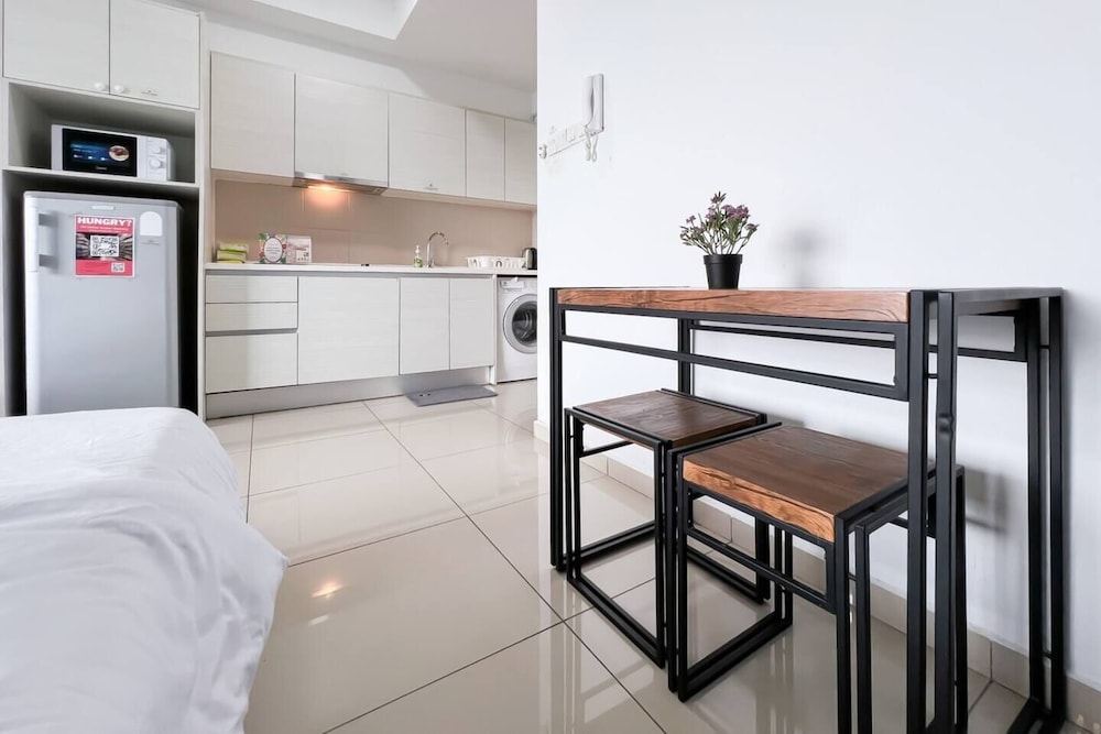 ICity Luxury Condo by Smarthome