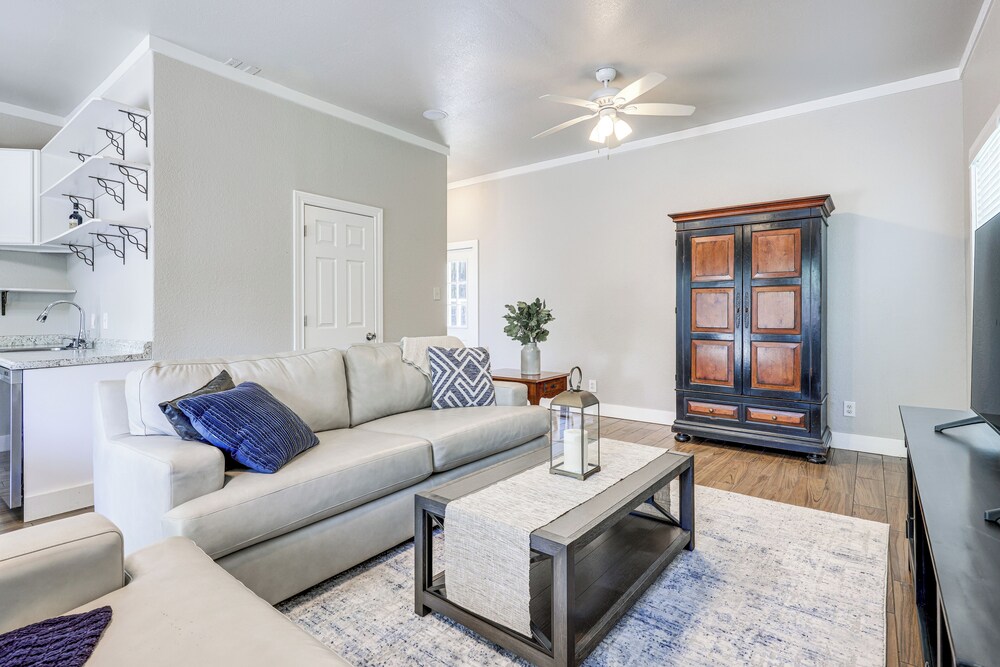 3 Mi to Boerne Lake: Getaway w/ Deck & Yard!