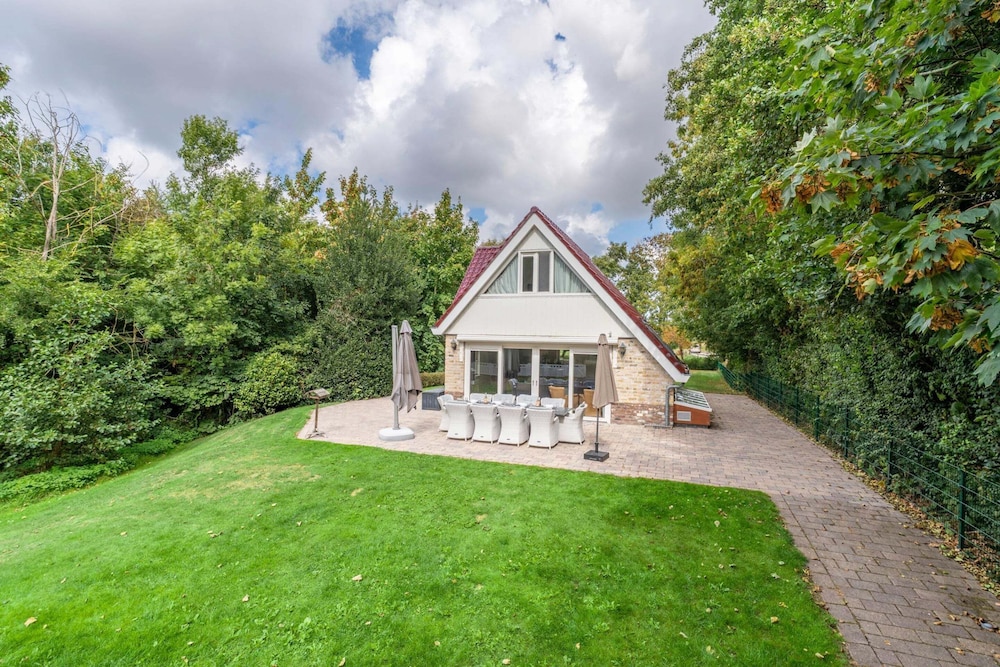 Charming Country House for 6 People
