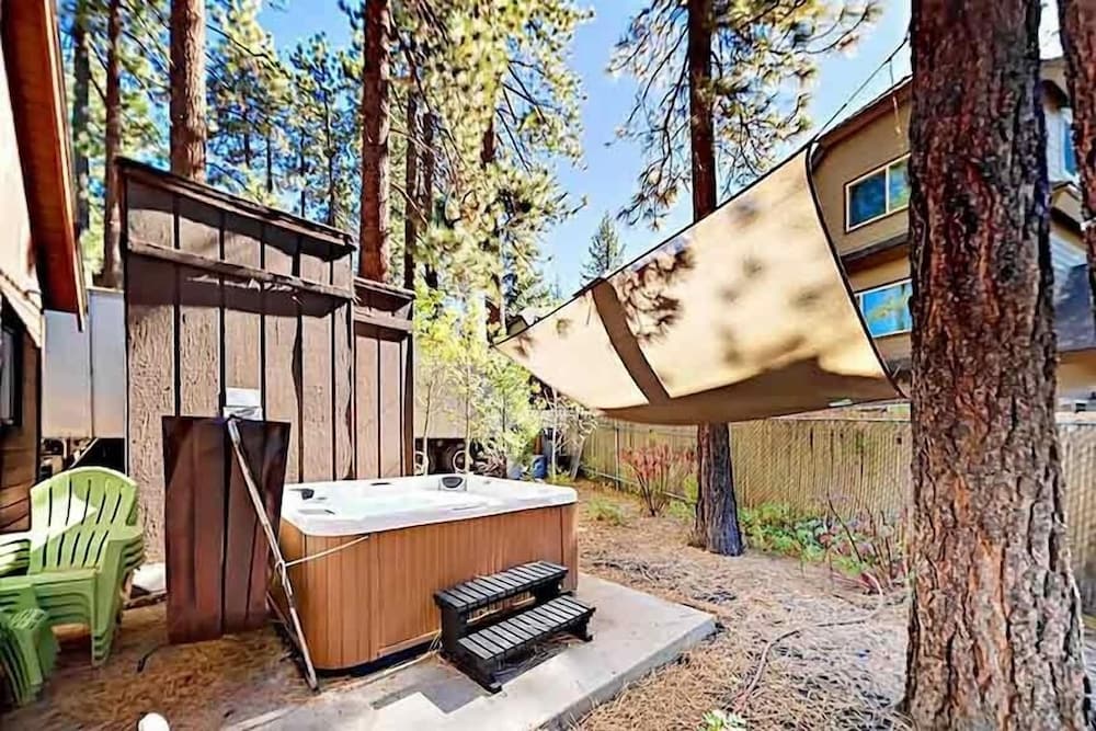 Lake Tahoe Vacations - 3988 Manzanita Avenue 2 Bedroom Cabin - Property Image 7