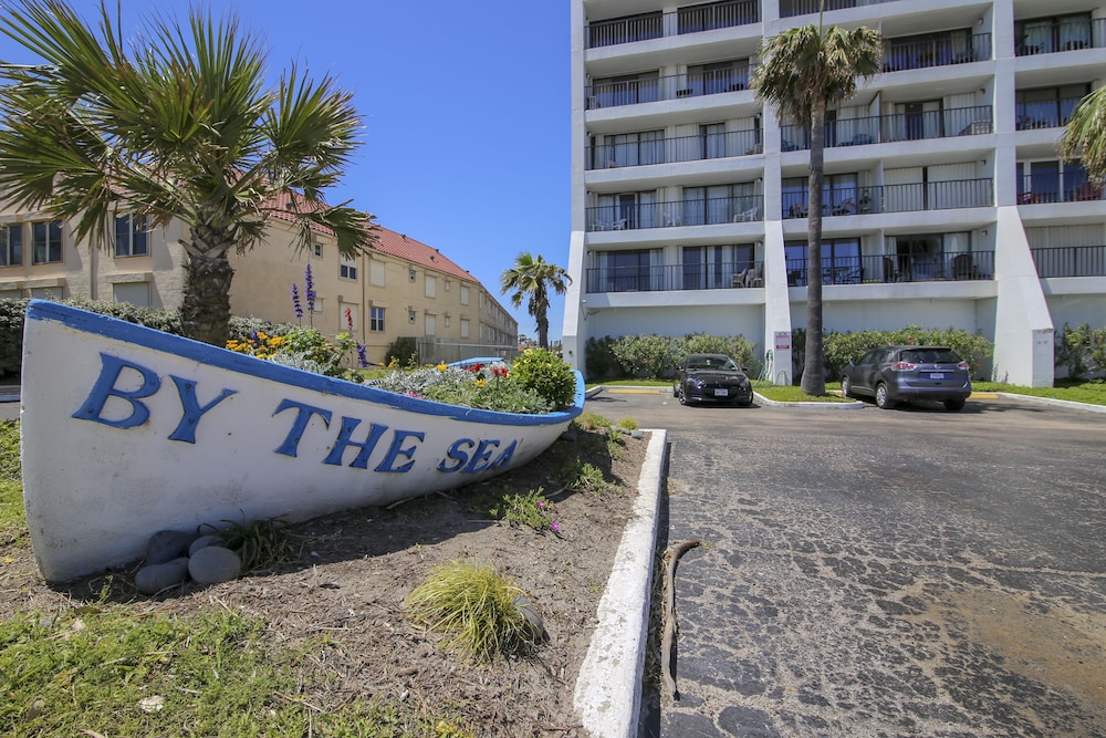 By The Sea Gulf View Deluxe Condo