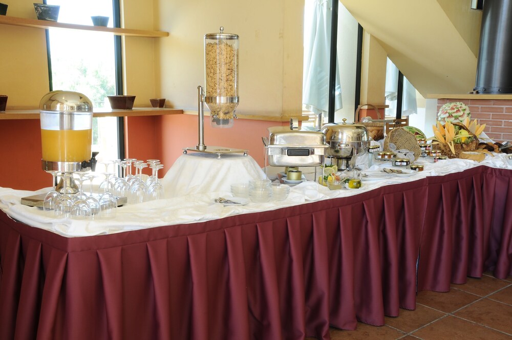 Country Lodge Hotel & Resort