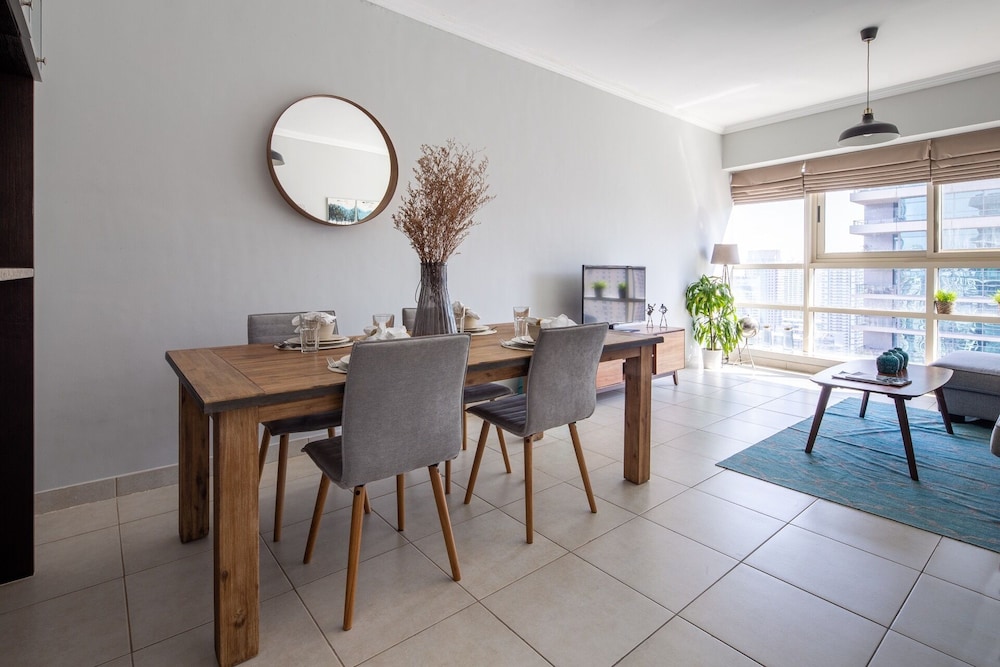Stylish + Bright 1BR With Dubai Marina Views!