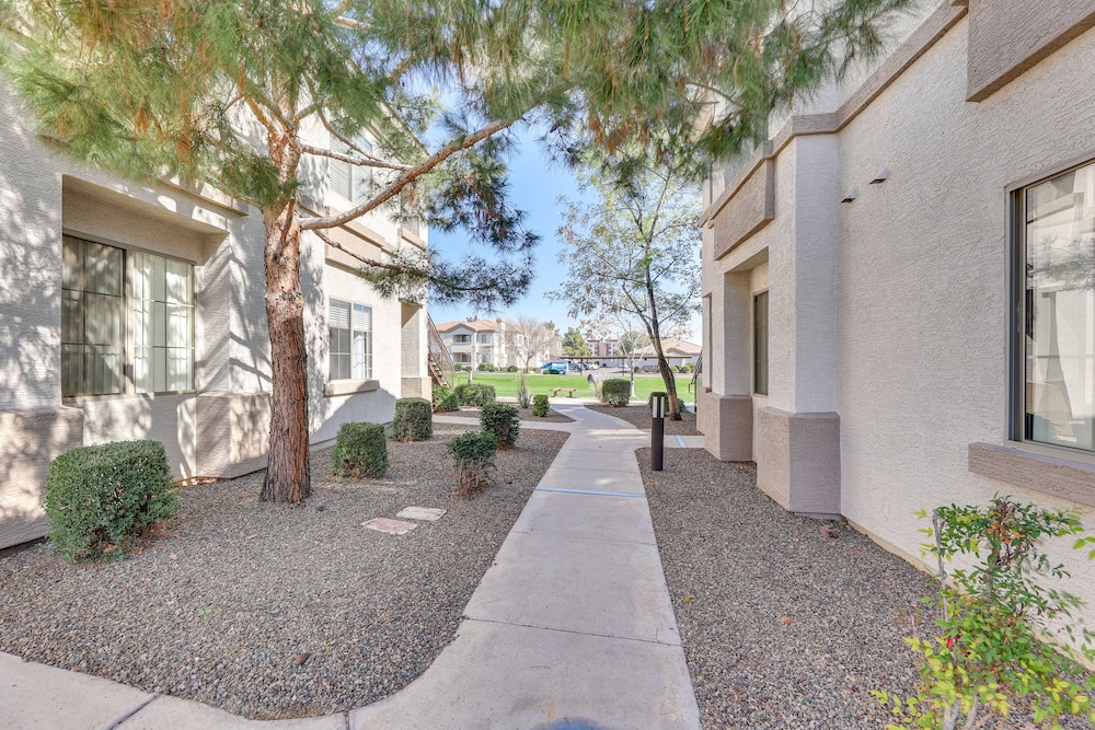 First-floor Condo w/ Pool Access in Mesa!