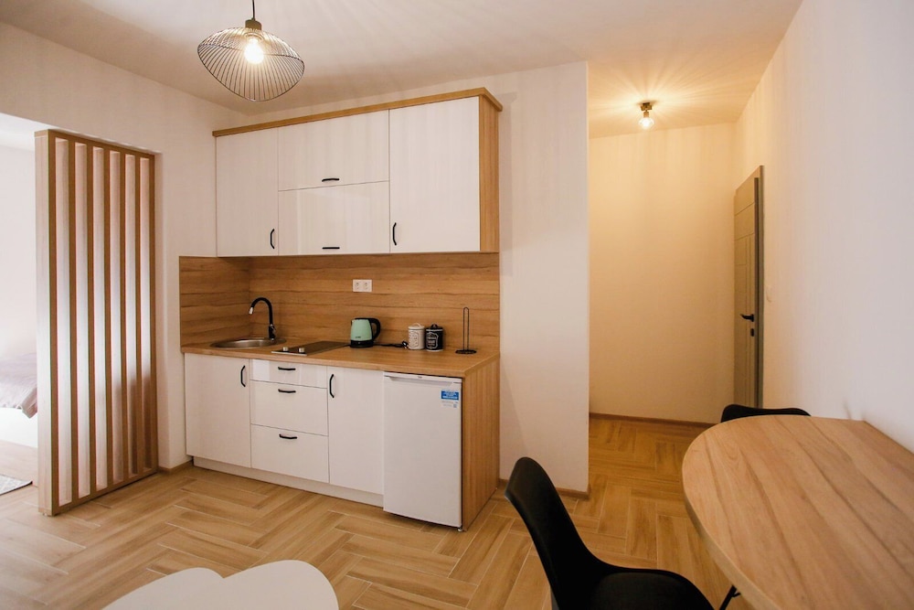 apartments and rooms arch