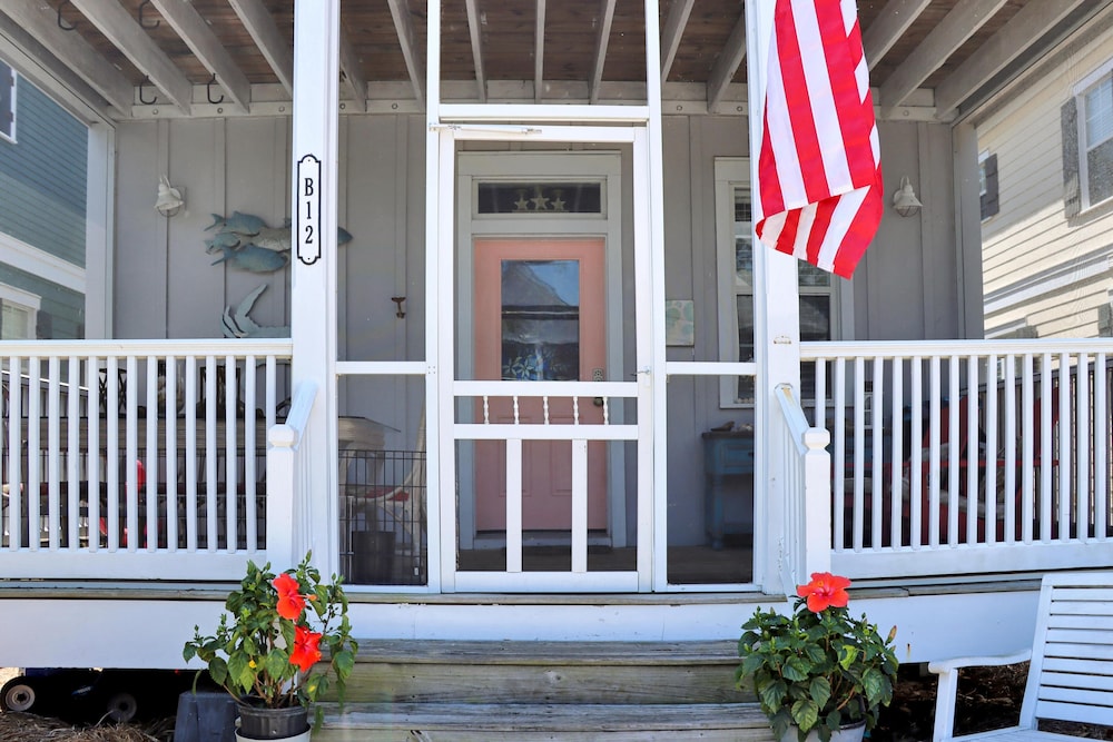 Barefoot Cottage B12 - Sea La Vie