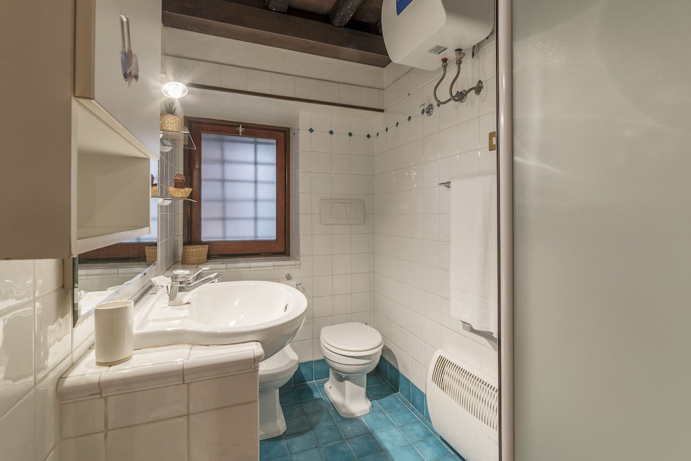 Stylish Flat Domus Aurea