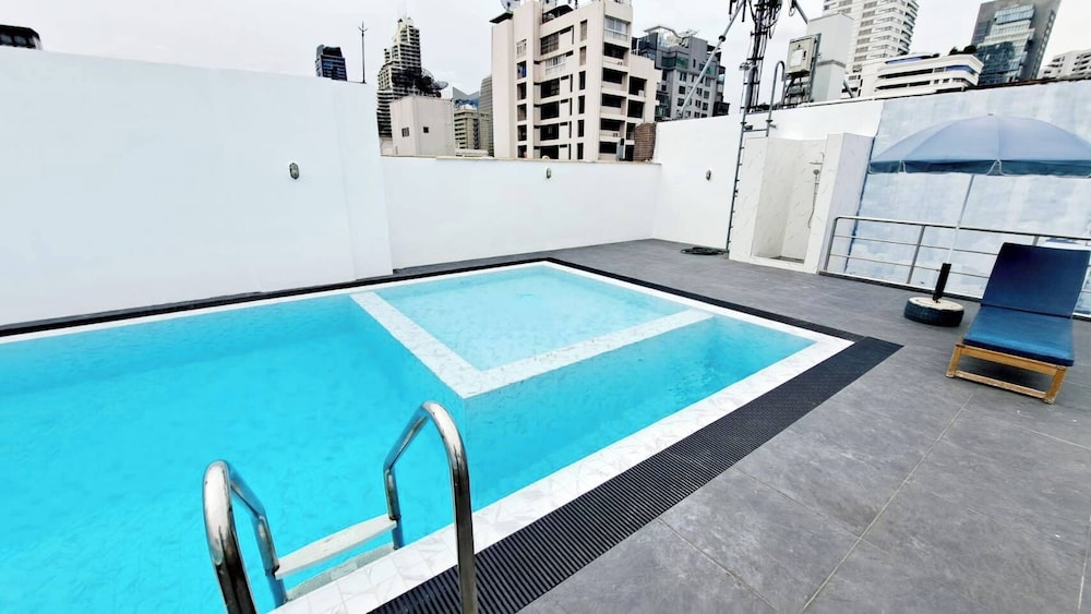 7C - 2 Bedroom Downtown Apartment With Shared Pool