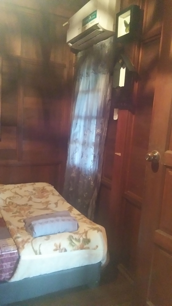 YC Chalet Roomstay Lekir photo 6