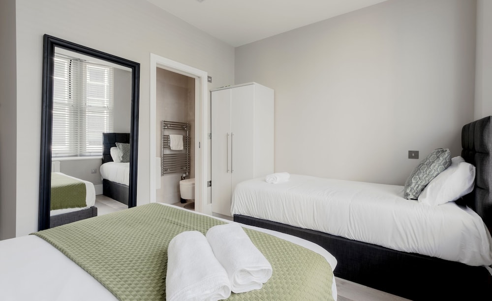 Superb Apartments opp Edgware Rd Station