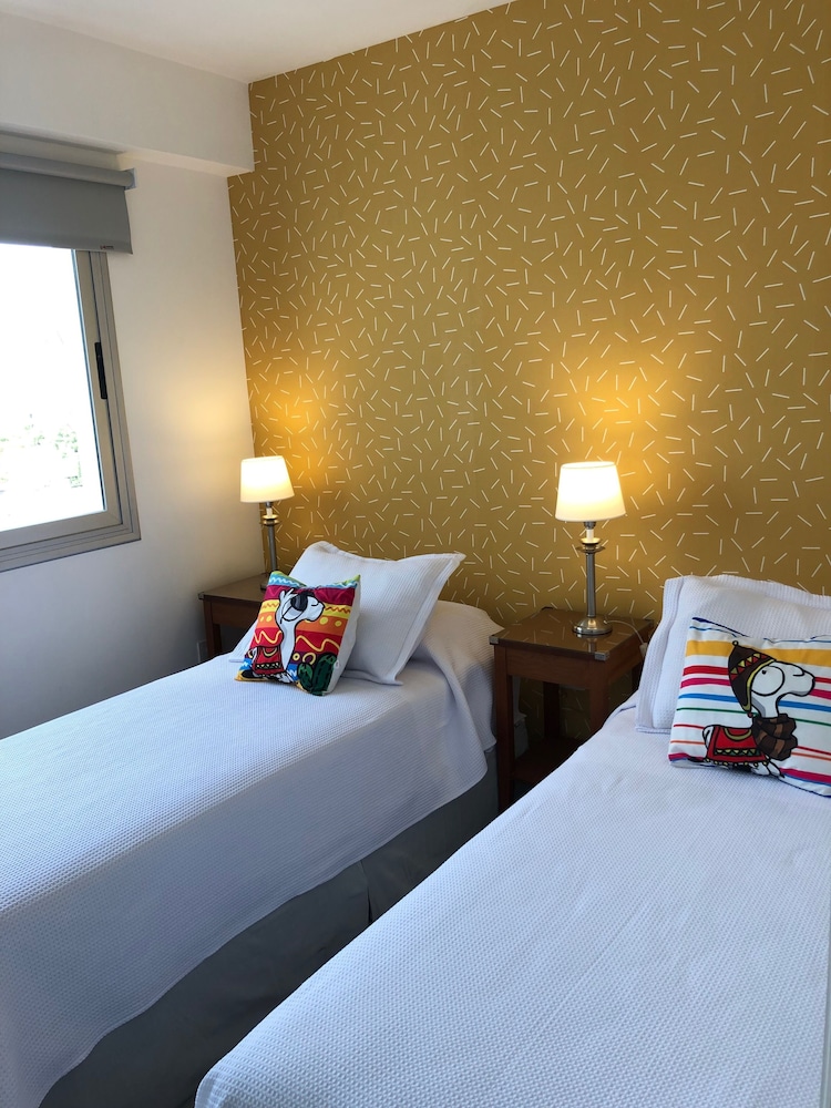 Deluxe 2bedr Apartment With Balcony