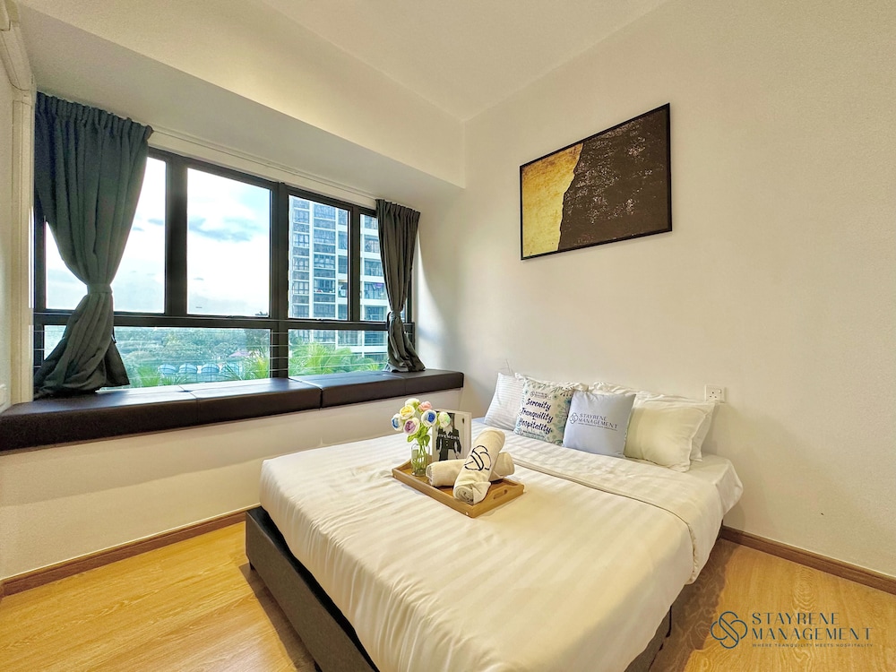 Country Garden Danga Bay Sea View Homestay by Stayrene