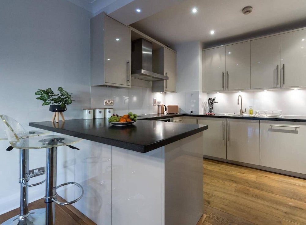 Westbourne Terrace Apartment in London Paddington