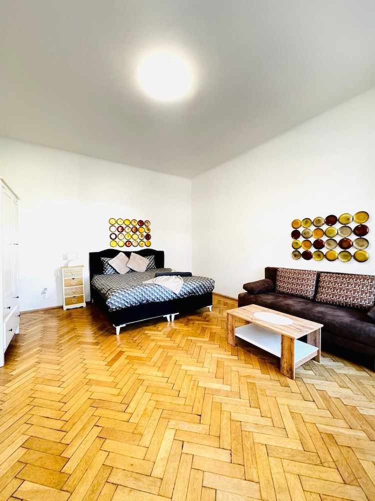 Cozy 1BR and Living Room Apartment