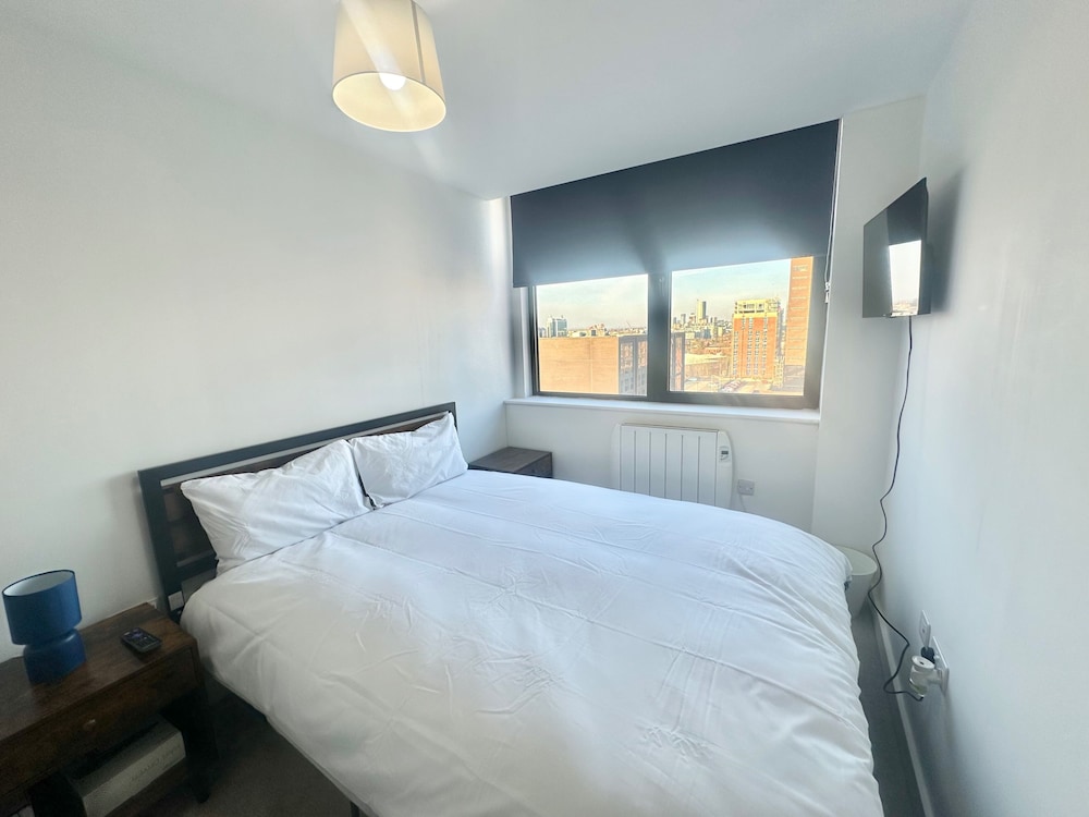 Up to 40 Percent Off Old Trafford Modern Apartment