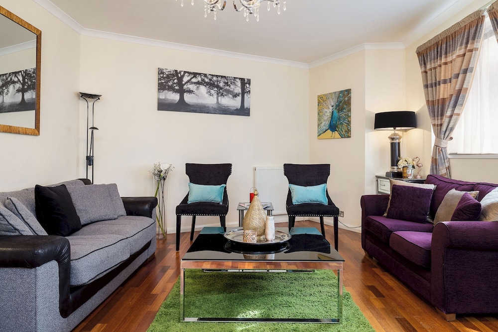 Luxury Villa 6 Bedrooms Next to Marble Arch