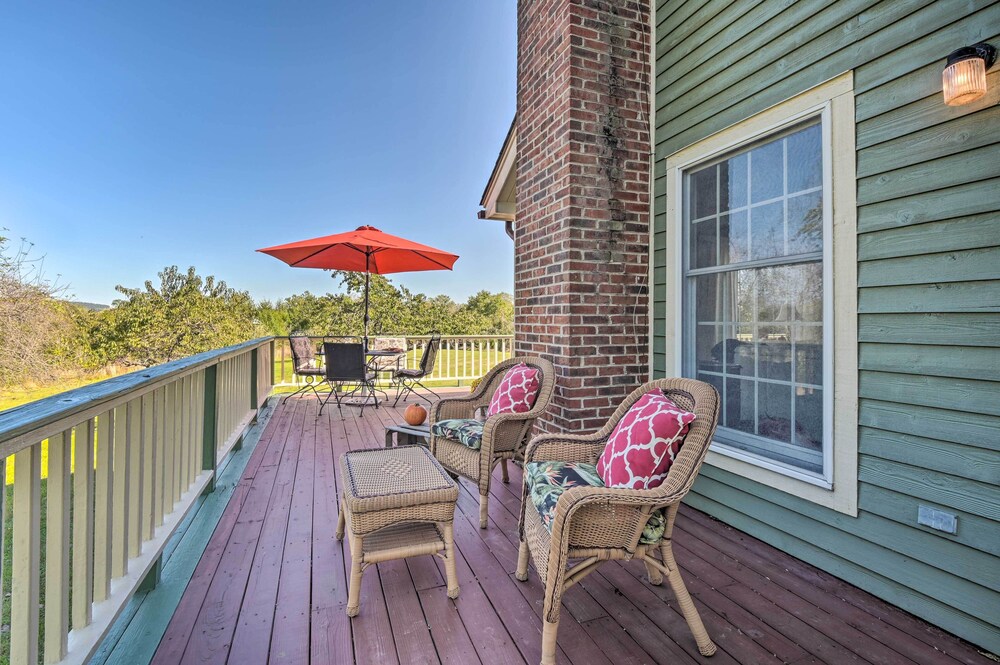Lovettsville Cottage in Heart of Wine Country - Property Image 4