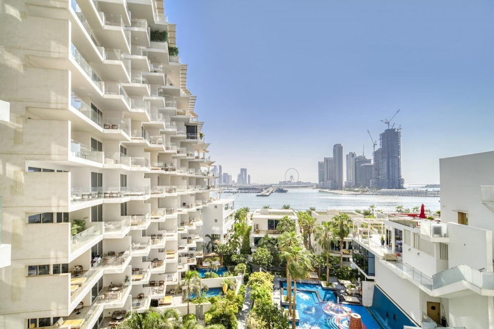 Modern Sea View Apt at the Five Palm Jumeirah