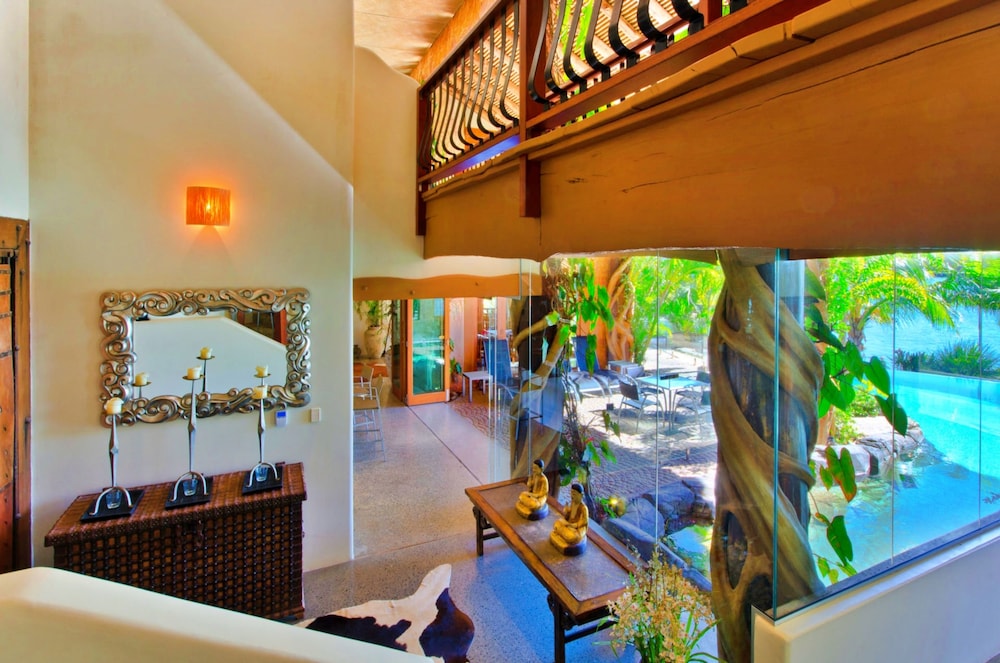 Surfers Paradise Vacations - Casa Albero Via Roma - Property Image 1