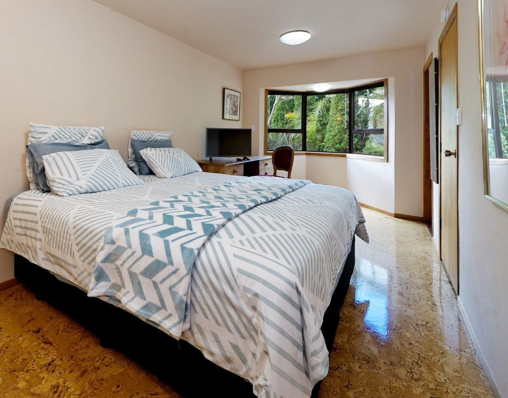 Sandspit Lodge view 5