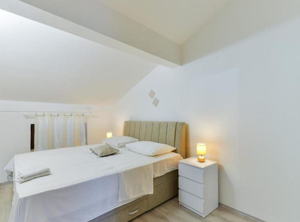 Apartments Franica With Heated Pool and Hot-tub