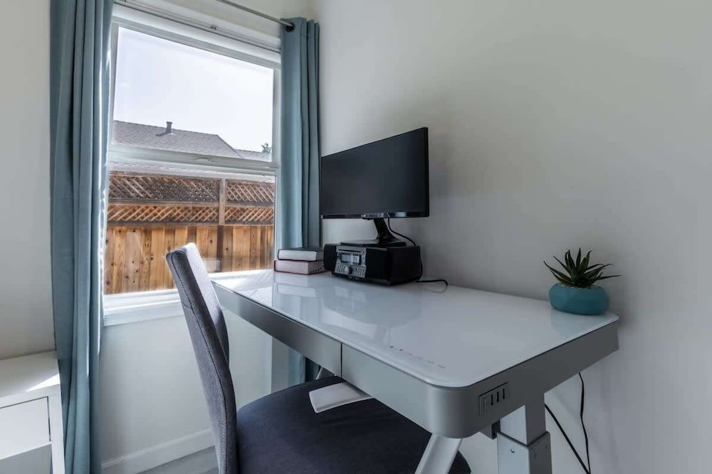 @ Marbella Lane - Convenient Home in Sunnyvale