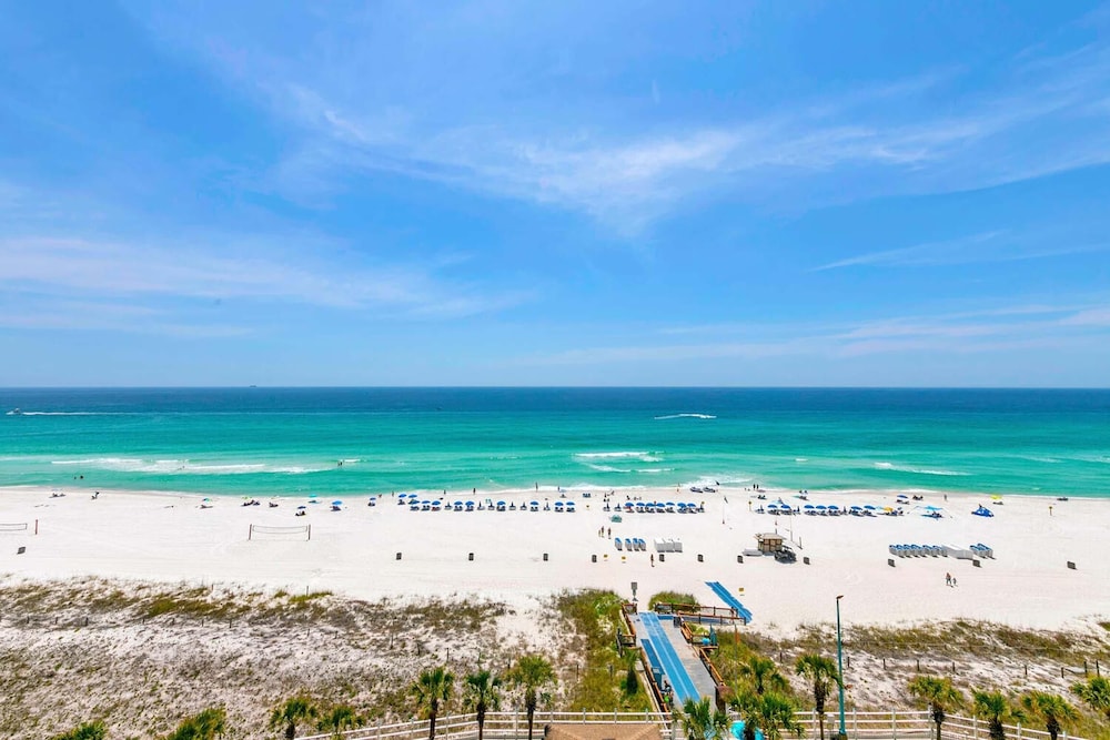 The Summit 1019-toes in the Sand
