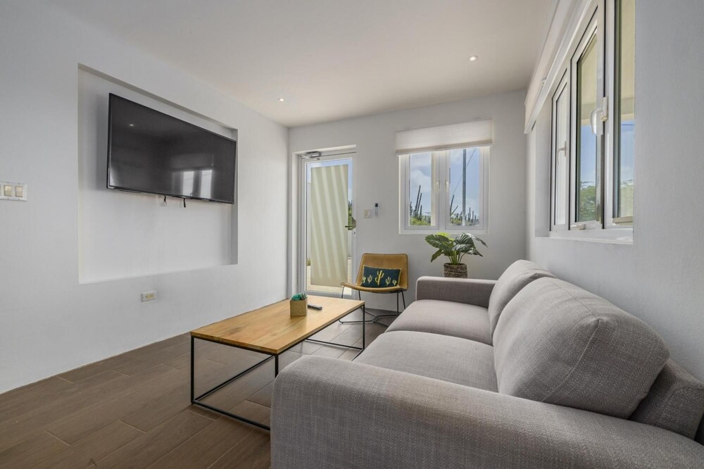NEW Modern 2BR 2BA w Privatepool in Quiet Area