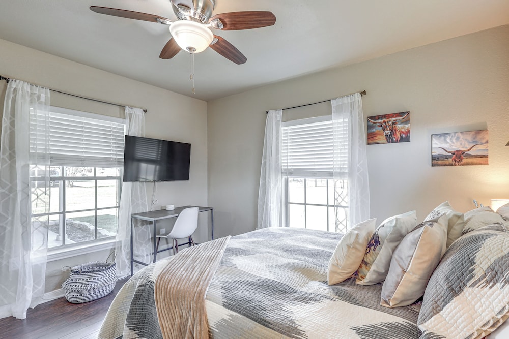 5 Mi to Belton Lake: Home w/ Large Yard!