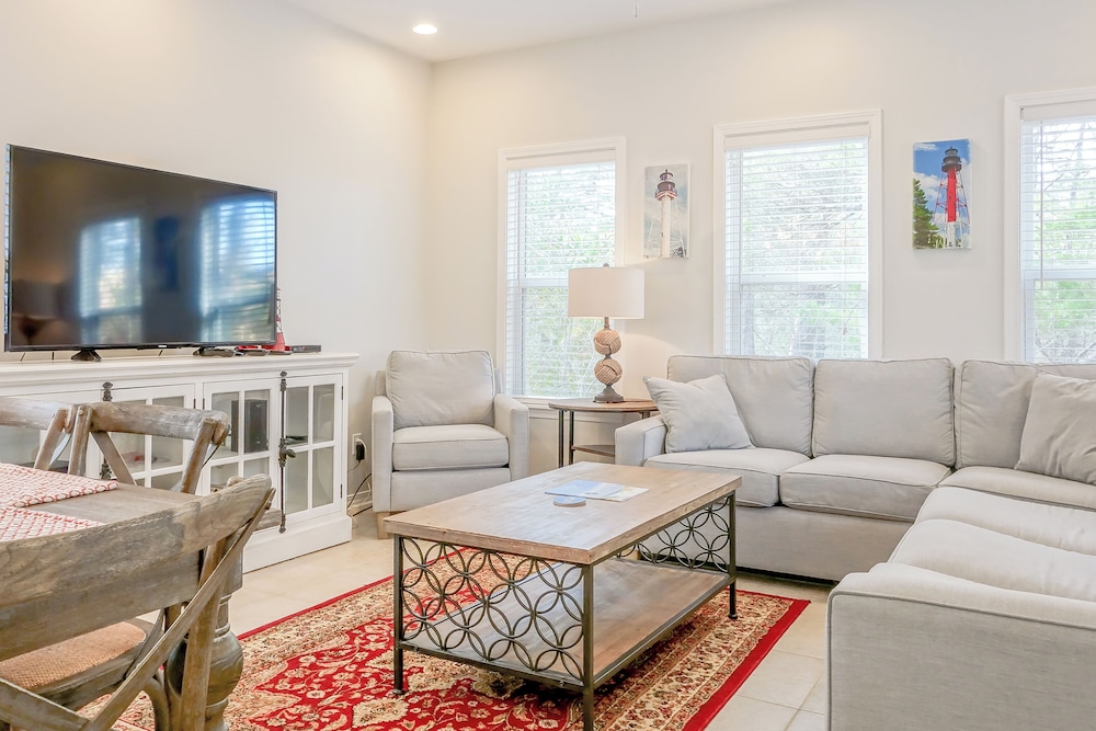 Pet Friendly - 2 Community Pools - Modern Beach House Charm view 5