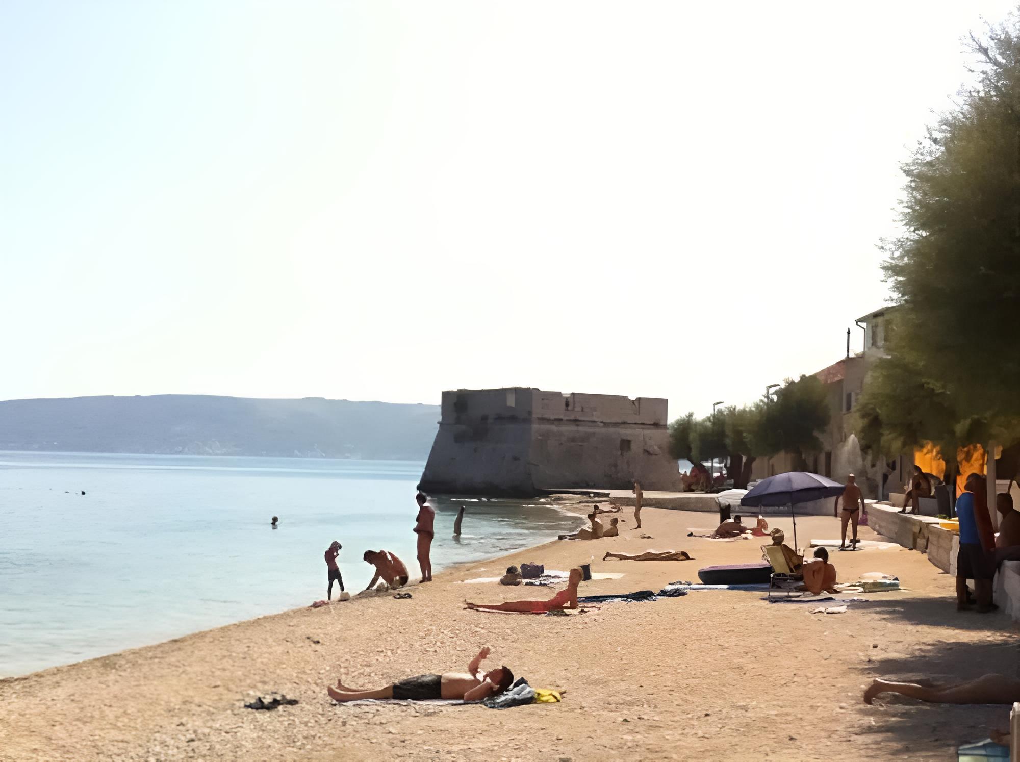 Anka - With Free Parking - A1 view 2