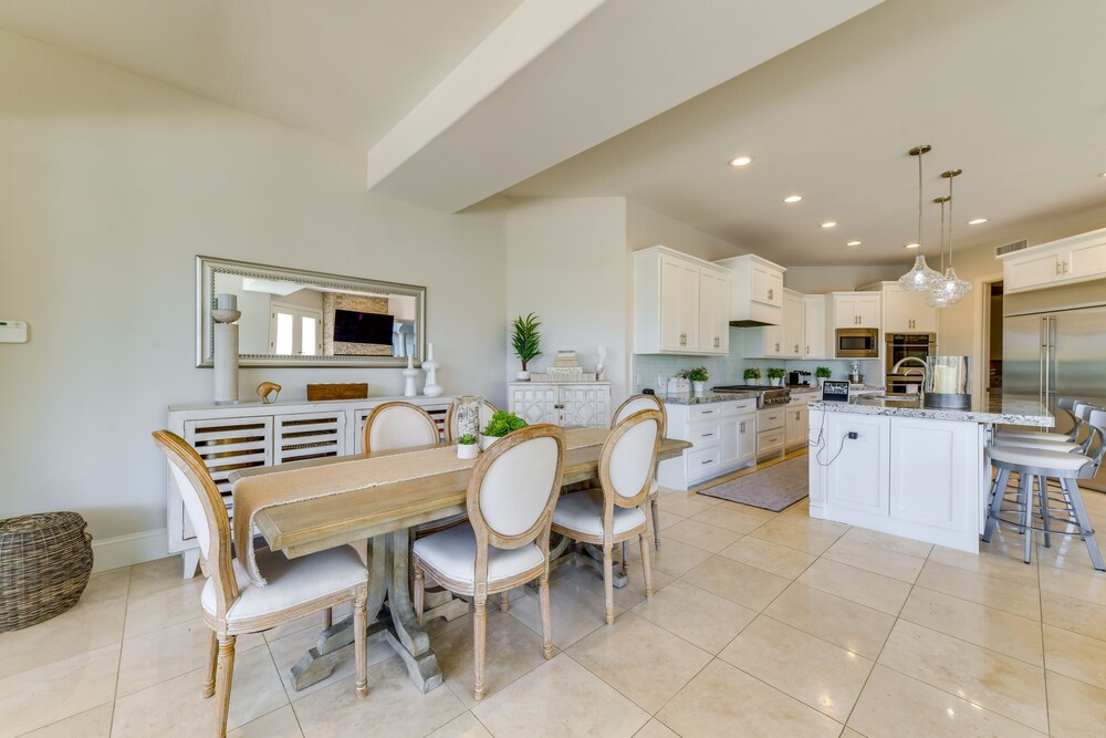 Waterfront Luxury Gilbert Retreat w/ Pool  Spa! - Property Image 21