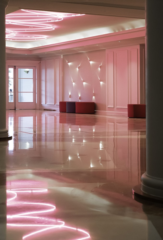 Puteaux Vacations - Renaissance Paris La Defense Hotel - Property Image 4