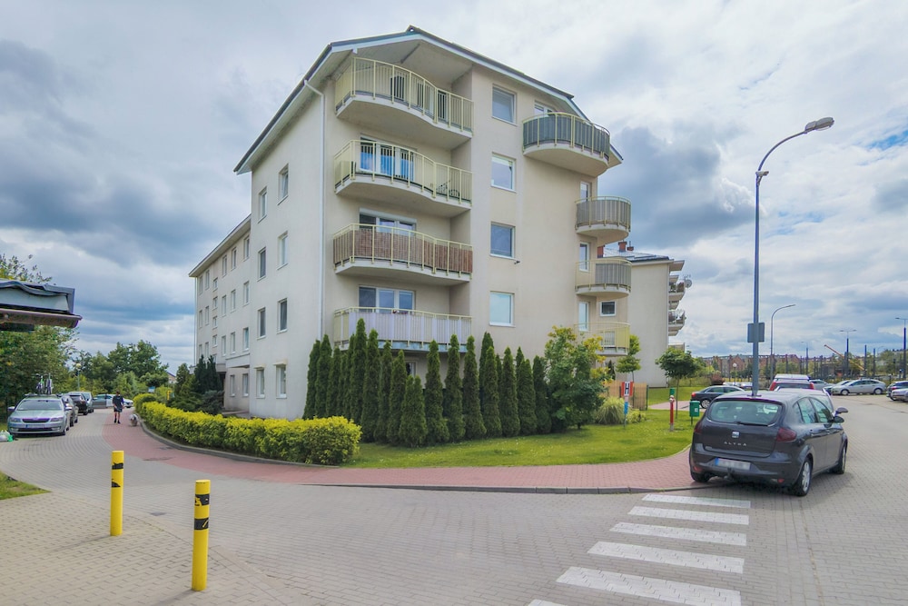 Apartment Gdansk for 6 Guests by Renters view 3