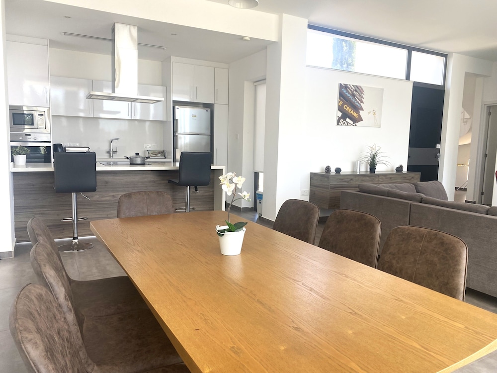 Ayia Napa Nissi Pearl Villas